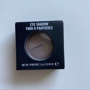 MAC Single Eyeshadow in Satin Taupe